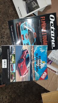 Prospekty a Knihy Porsche - 4