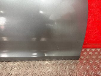 PRAVÝ PŘEDNÍ PLECH DVEŘÍ VW GOLF 5 5DV - 4