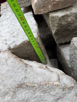 Žulové schody, obrubníky, kostky - 4