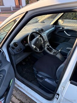 Ford GALAXY - 4