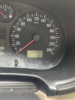 SEAT Toledo 1.9 Tdi 81KW - 4