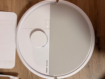 Robotický vysavač iRobot Roomba Plus505 Combo+ AutoWashDock - 4