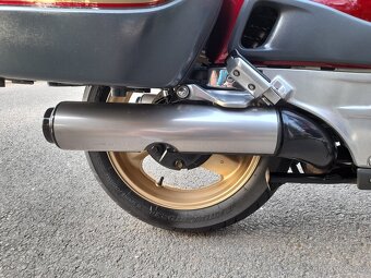 Honda ST 1100 - 4