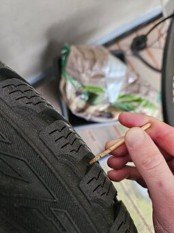 SUV 4x kola zimní Nokian 215/65 R17 103H XL - 4
