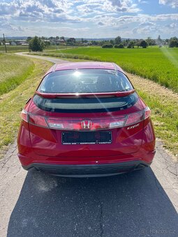 Honda Civic 1.4i - 4