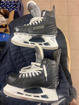 Brusle Bauer Nexus 7000 8,5 - 4