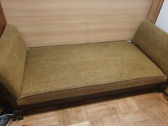 Čalouněný divan - 4