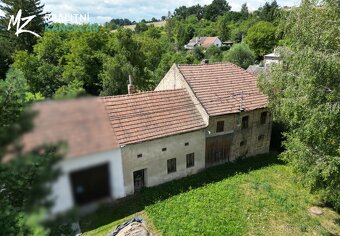 Prodej usedlosti se sadem a rozlehlou zahradou ve Zlámance - 4