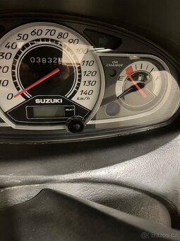 Suzuki Burgman 125 - 4