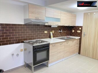 Prodej polyfunkční budovy v obci Úštěk. - 4