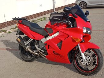 Honda vfr800 fi - 4