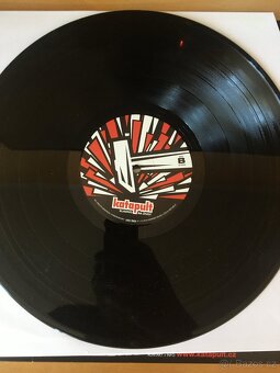 LP Katatpult - Kladivo Na Život - 2016 - 4
