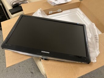 TV, LCD, 24", Samsung B2430HD - 4