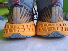 Hoka one one speedgoat mid2 gtx v. 40⅔ - 4