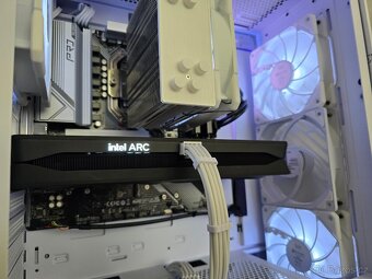 Herní PC AM5/Ryzen 5/ARC B580 12GB/32GB RAM/1TB NVMe - 4