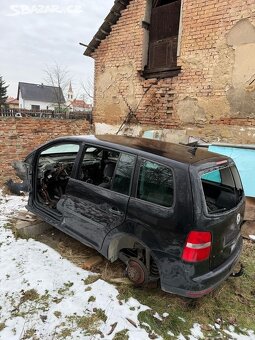 Volkswagen Touran Facelift 1.9 TDi 2007 NA NÁHRADNÍ DÍLY - 4