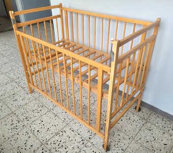 Dětská postýlka - světlé dřevo, s velmi kvalitní matrací - 4