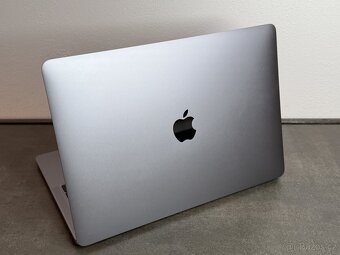 Macbook Air 13'' 2019 / i5 / 8GB / 256GB SSD / Space Gray - 4