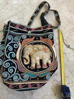 ručně vyšívaný vak přes rameno, motiv slon - 4