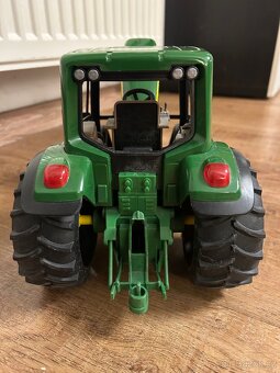Traktor John Deere Bruder - 4