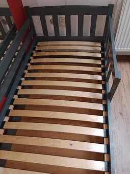 Dětská dřevěná postýlka s úložným prostorem - 4