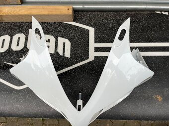 Yamaha YZF-R1 přední maska - 4