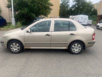 fabie sedan - 4
