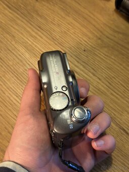 Canon PowerShot A590 IS - 4