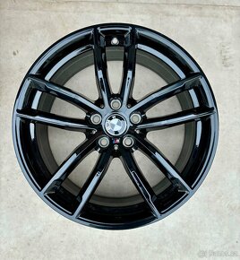 Original sada 18" BMW 5 G30 styling 662M - 4