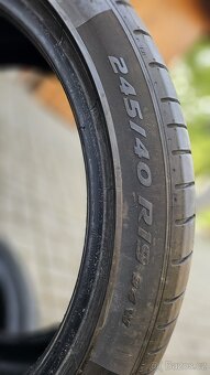 Letní pneu Pirelli P Zero 245/40 R19 – cca 5,5 mm, TOP stav - 4