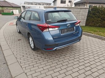 Toyota Auris TS 1,8 hybrid - 4