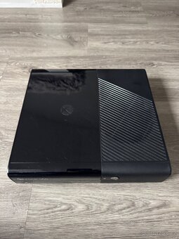 Xbox 360 + kinect a plus ovladače - 4