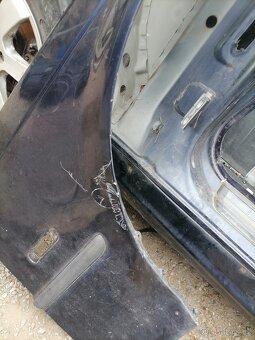pravý přední blatník na Bmw e46 - 4