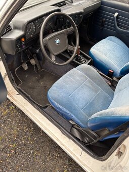 BMW 320 e21 - 4