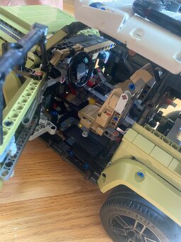 Lego 42110 Technic - Land Rover Defender - 4