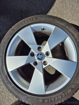 Sada elektrony R17 Octavia III a letní pneu Michelin 225/45 - 4