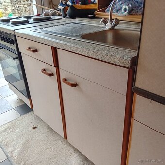 Kuchyňská linka se spotřebiči - 4