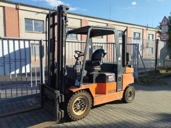 Vysokozdvižný vozík VZV Lugli - nosnost 4 tuny - 4