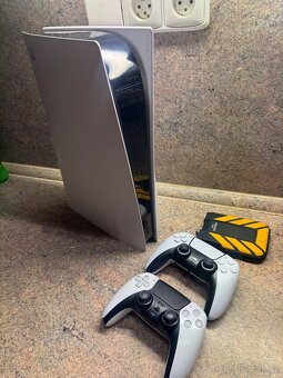 PlayStation 5 s mechanikou - 4