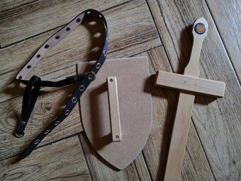 Dřevěný meč a štít pro rytíře - 4