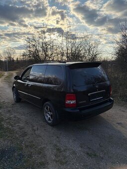 KIA CARNIVAL 2.9CRD - 4