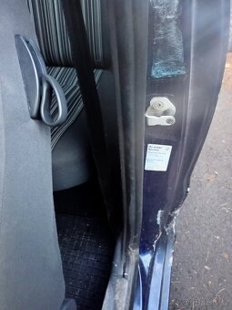 VW Fox 1,2i na dodělání nebo ND po ťukanci na bok, r.v 08 - 4