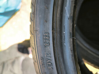 4x zimní pneu 225/40 r18 (8mm, 2021) - 4
