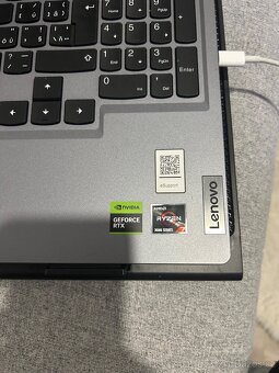 Nadupaný herní notebook lenovo log - 4