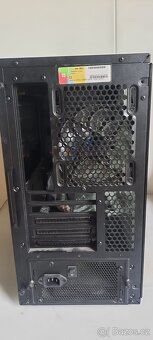 Počítačová skříň Fractal design - 4