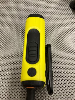 Vysílačky Motorola – 6 ks + nabíječky – TOP stav - 4
