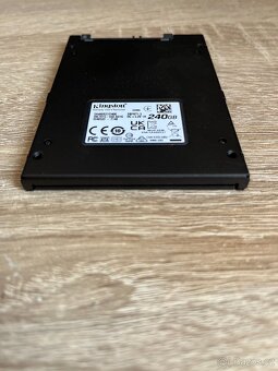 Prodám rychlý SSD disk KINGSTON SA400S37240G- 240 GB - 4