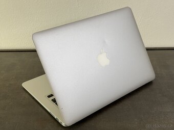 MacBook Air 13" 2011 i7 / 4GB / 256GB - DPH - 4