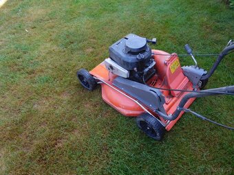 Sekačka Husqvarna s pojezdem - 4