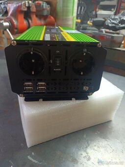 Měnič napětí 12v/230v - 4